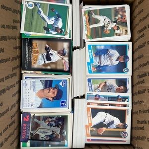 Medium flat rate box full of baseball cards. More than 2500 in box.